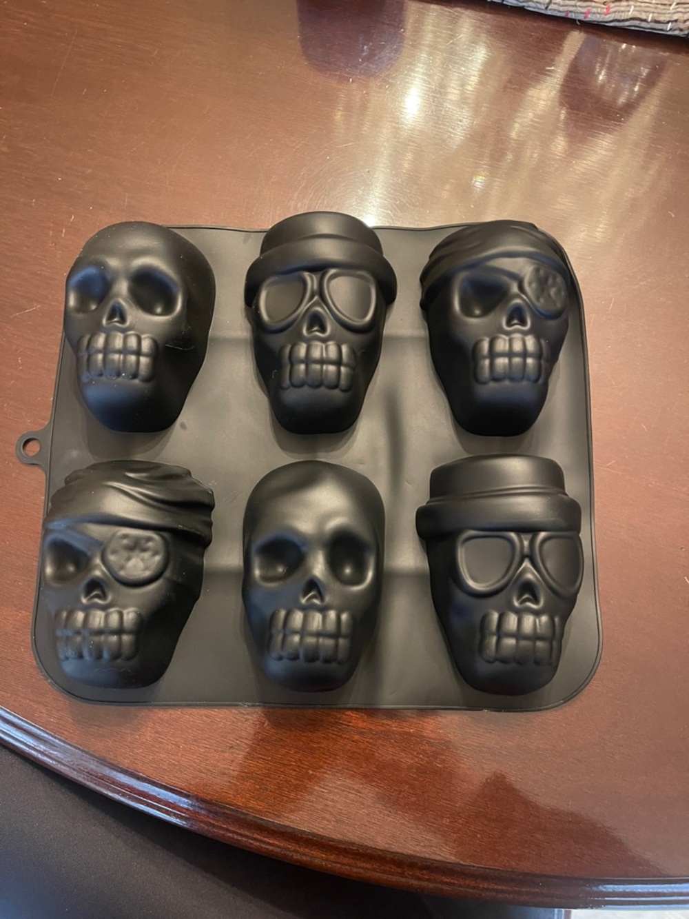 JETKONG 6 Cavity Skull Cake Pan and Silicone Skull Cakelet Mold nwt